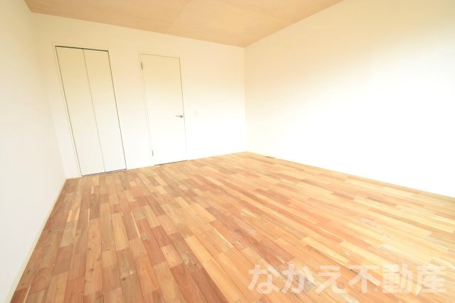 【寝室】 | 落ち着いた色調の寝室です