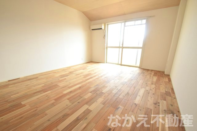 【居間・リビング】 | ゆったりとした居間です