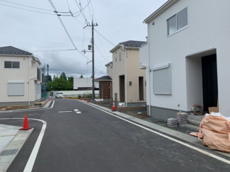【前面道路含む現地写真】