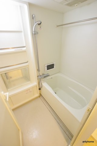 アーバンフラッツ西中島　仲介手数料無料の浴室