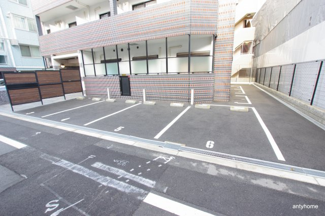 ウインズコート新大阪2　仲介手数料無料の駐車場