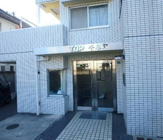 【エントランス】 | 明るい雰囲気のエントランス