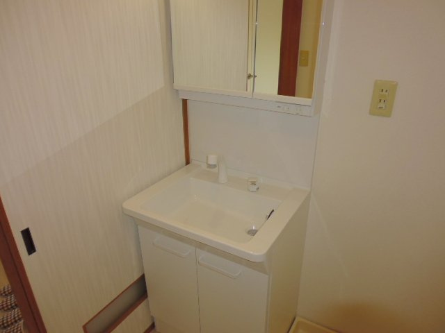 ロイヤルコーポの独立洗面台
