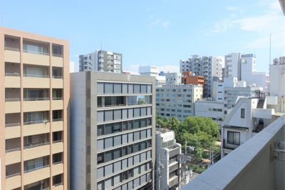 【展望】 | メゾン梅ヶ枝 | 抜け感のある都会的な眺望です。公園が見えます。