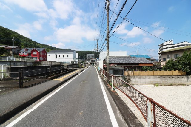 足利市本城３丁目の売地の前面道路含む現地写真