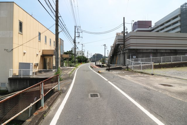 足利市本城３丁目の売地の前面道路含む現地写真