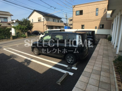 【駐車場】 | マノワール青木 | 駐車場に車を止められます