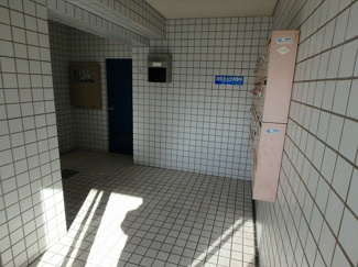 【エントランス】 | 司城ビル