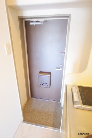 メゾンドシプレ　仲介手数料無料の玄関