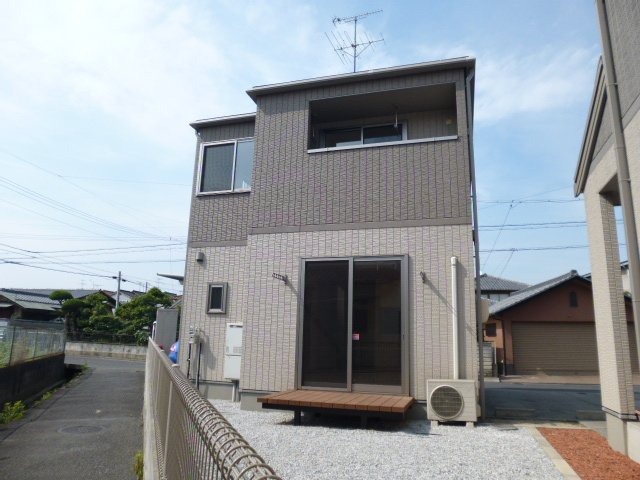 倉敷市西中新田の一戸建ての外観