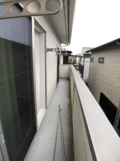 【バルコニー】 | 波島1丁目　中古住宅 | 陽当たり良好なバルコニーです