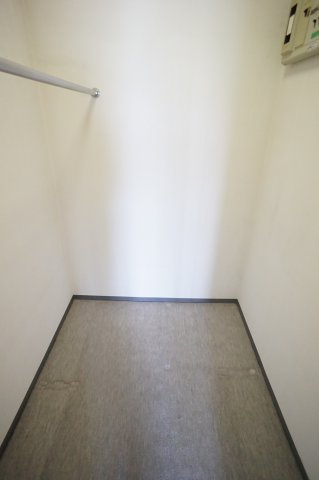 習志野市津田沼５丁目の賃貸マンションの収納|ウォークインクローゼットでタップリ収納出来ますよ