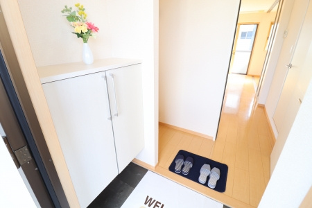 菊池郡菊陽町花立１丁目のアパートの玄関