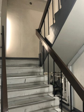 東建ビルのロビー