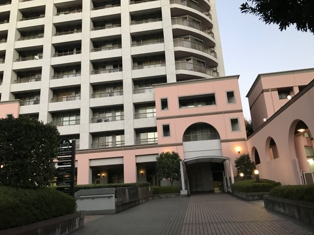 西戸山タワーホウムズセントラルタワーのエントランス|マンションの入り口