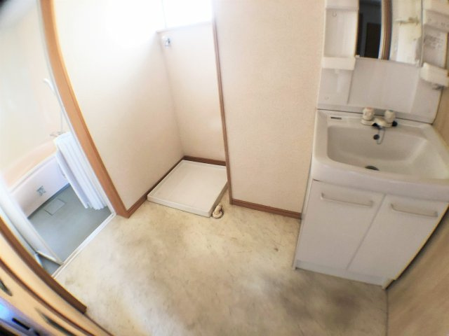 荒井早川借家の洗面所