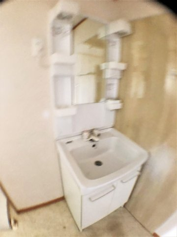 荒井早川借家の独立洗面台