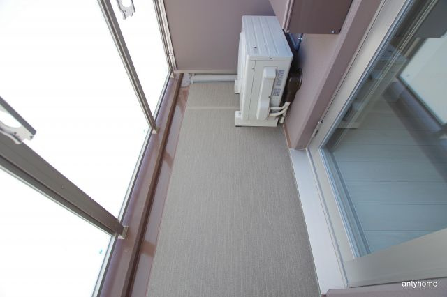 コメンズウメダ　仲介手数料無料のバルコニー