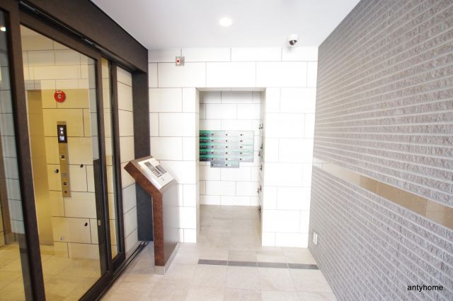 コメンズウメダ　仲介手数料無料のロビー