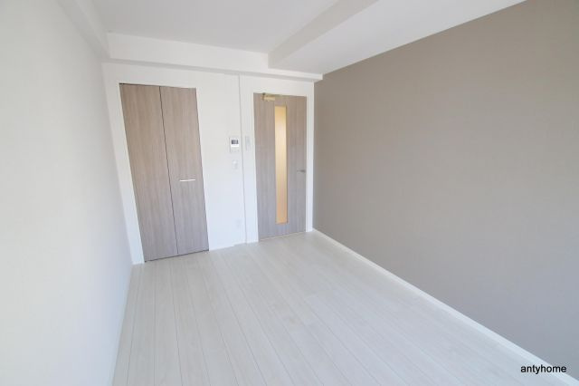 コメンズウメダ　仲介手数料無料の洋室