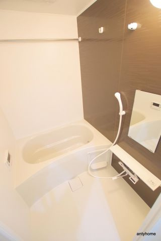 コメンズウメダ　仲介手数料無料の浴室