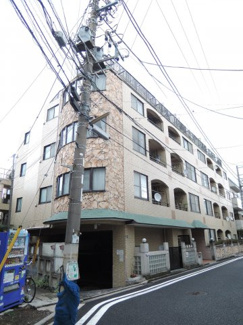 【外観】 | 南向き・南東角部屋につき日照・通風・眺望良好です。
住まいの独立性を高める玄関ポーチ付♪