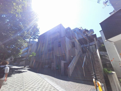 【外観】 | 保土ヶ谷パークホームズ一番館 | 開放感のある2.6ｍの天井高！日当たり・眺望・通風良好な三方角部屋物件です。
独立性の高い洋室は子供部屋、書斎など多目的利用が可能です。