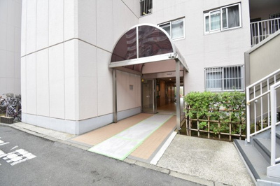 【エントランス】 | 大倉山ハイム1号棟 | エントランス部分
