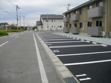 グラン・プラース Ｅの駐車場|並列駐車場