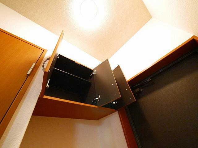 リッチ　カートンの収納|玄関にも収納があります。