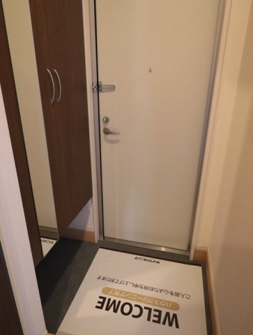 熊本市東区沼山津２丁目のアパートの玄関