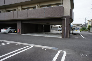 【駐車場】