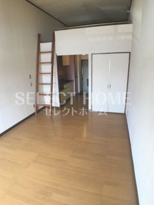 【居間・リビング】 | アメニティ天野Ⅱ | 同型タイプゆったりとした居間です