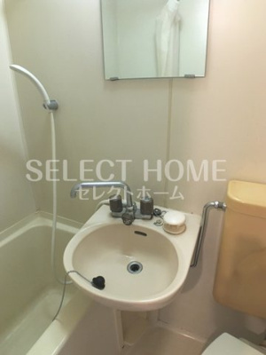 【洗面所】 | アメニティ天野Ⅱ | 同型タイプゆったりとスペースのある洗面所