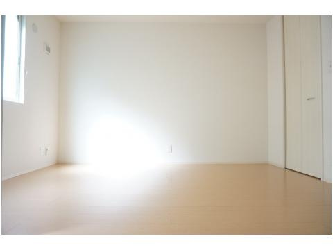 熊本市東区尾ノ上３丁目のアパートの洋室