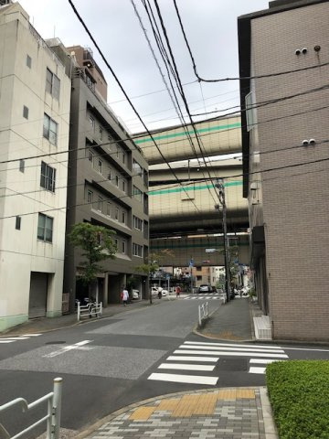 絹川ビルの外観