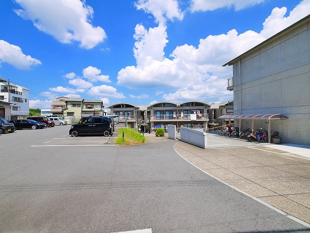 ファインスクエアーⅠの駐車場