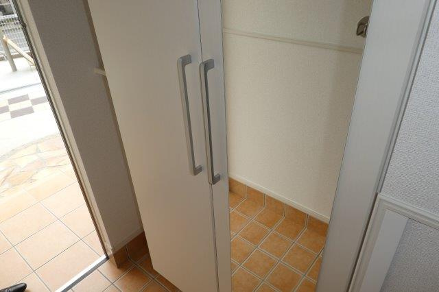 フィオーレⅡの玄関|シューズボックス