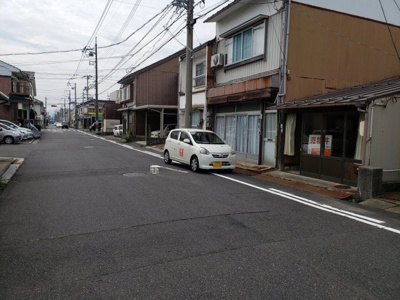 【前面道路含む現地写真】 | 鳥取市茶町中古戸建て