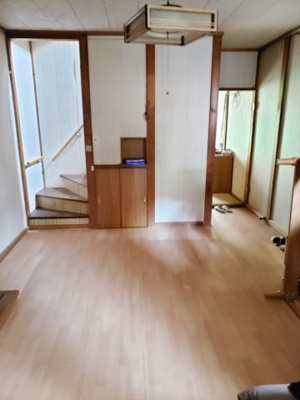 【居間・リビング】 | 鳥取市茶町中古戸建て