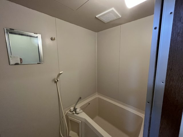 メゾンアップルの浴室