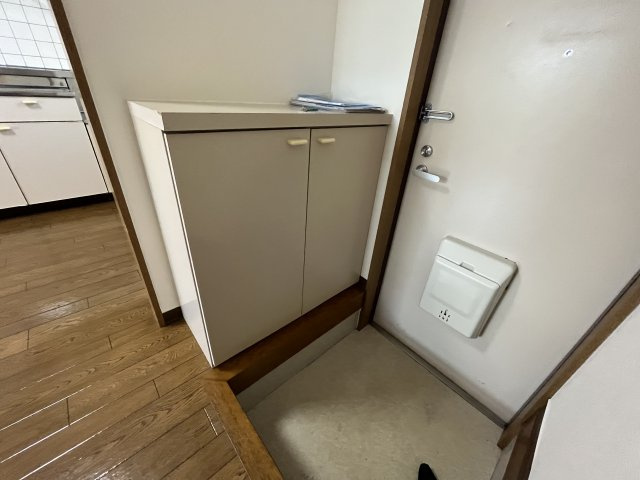 メゾンアップルの玄関