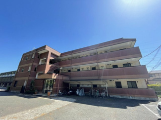 【外観】 | 小田急多摩線「栗平」駅まで徒歩6分！便利な立地の3階建てマンションです☆通勤通学はもちろん、お買い物やお出かけにもGood☆