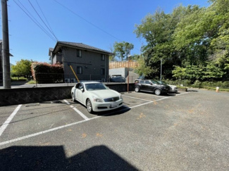 【駐車場】 | いつでも目の届く敷地内に駐車場があります♪お車をお持ちの方におすすめです！