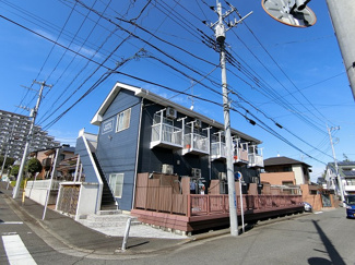 【外観】 | ブルーライン「仲町台」駅より徒歩圏内の2階建てアパート！仲町台駅にアクセス可能な最寄りバス停からも徒歩3分！コンビニが近くて便利な住環境です☆