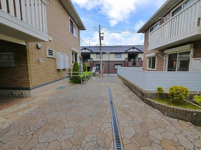 リビングタウンくにみ　Ｂ棟のエントランス|毎日通るエントランスはこのようになっています