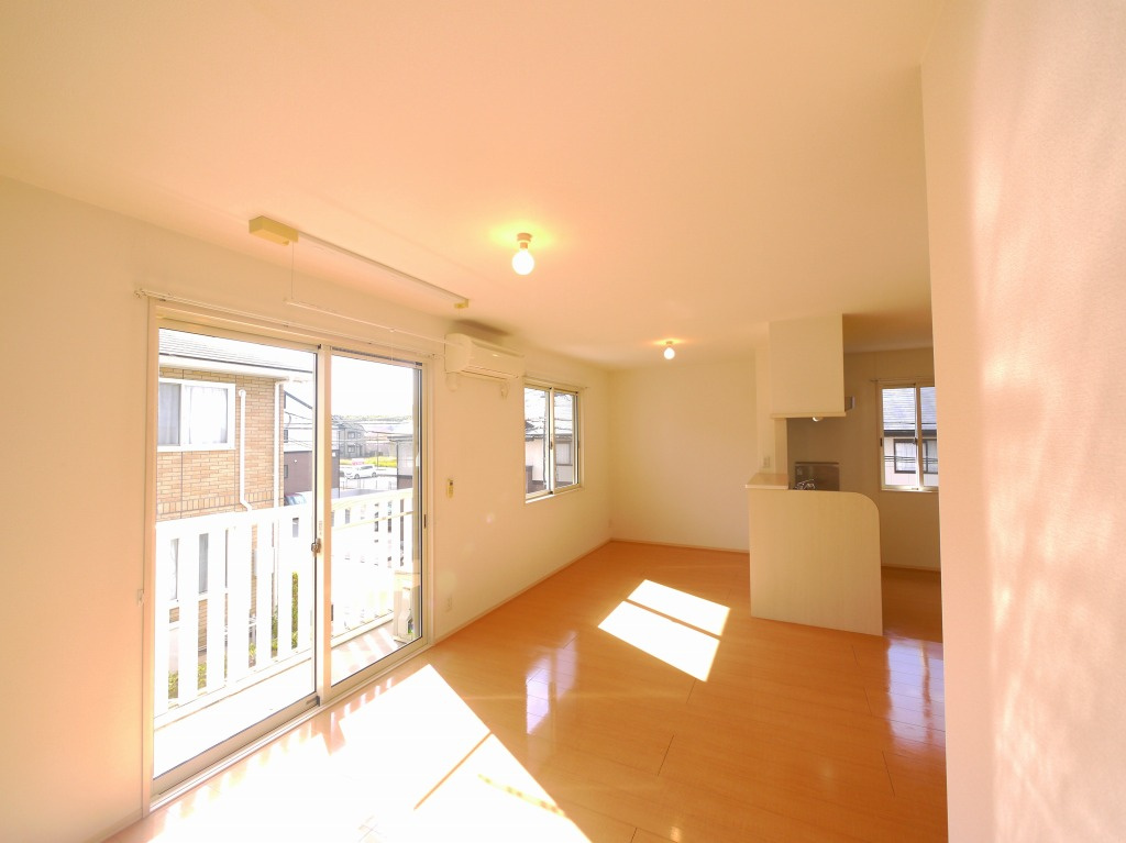 リビングタウンくにみ　Ｂ棟の居間・リビング|ゆったり過ごせる居間です