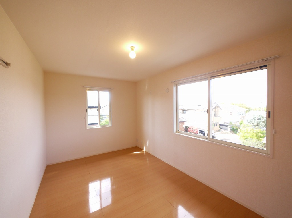 リビングタウンくにみ　Ｂ棟の寝室|ゆとりの広さです