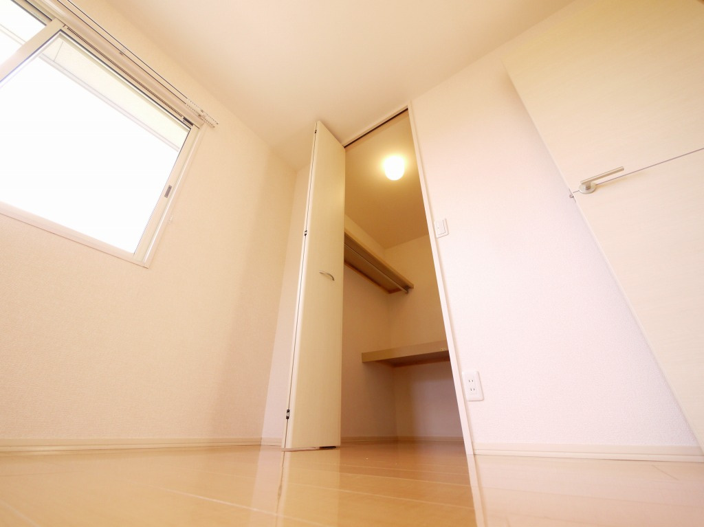 リビングタウンくにみ　Ｂ棟の収納|大きなものも収納できそうです