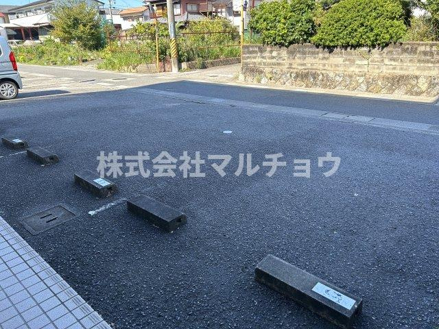 ハイツレジェンドの駐車場|駐車スペースもあります